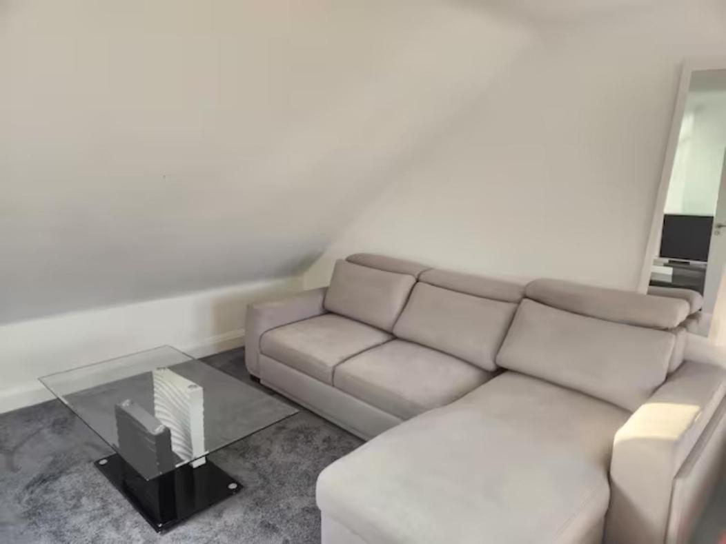12 Minutes To Central London Kings Cross, 6 Minutes Walks To The Train Station - Free Parking 3 Bed 2 Bath Fully Refurbished Flat No Party Or Gathering Allowed Exterior foto